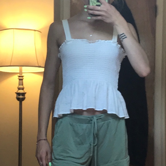 White crop top - Picture 2 of 3